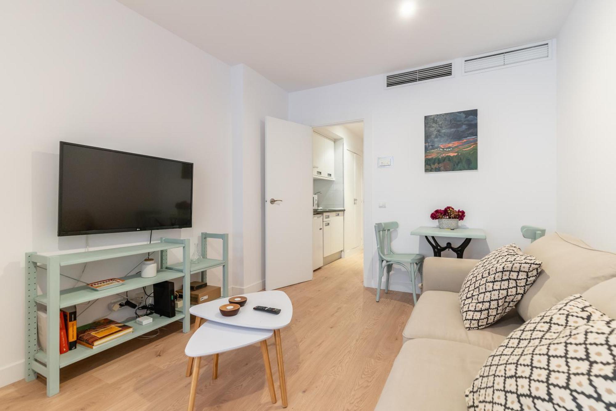 Cozy With Pool-salamanca Apartamento Madrid